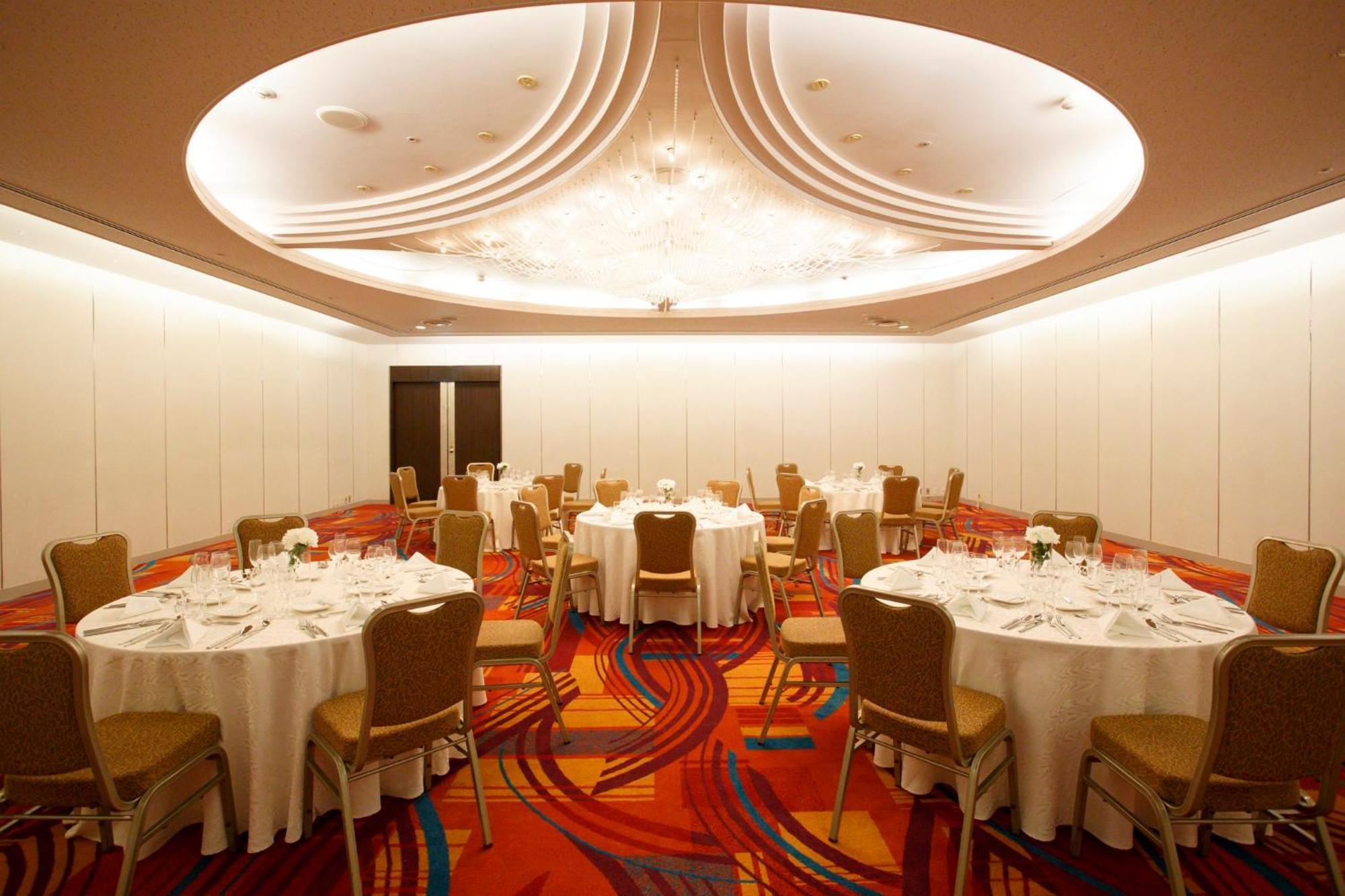 Ana Crowne Plaza Kobe By Ihg Hotel Bagian luar foto The ballroom