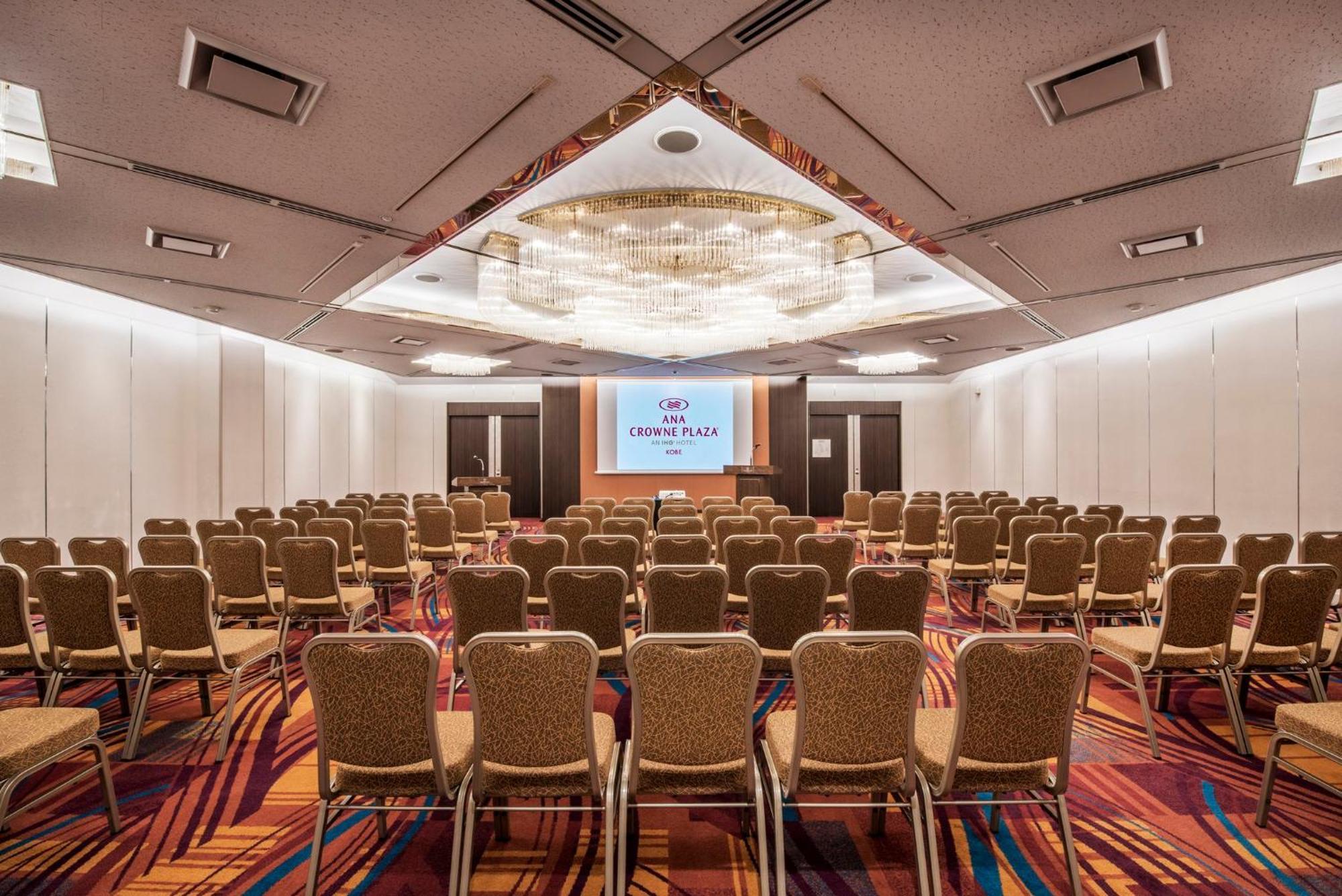 Ana Crowne Plaza Kobe By Ihg Hotel Bagian luar foto The ballroom