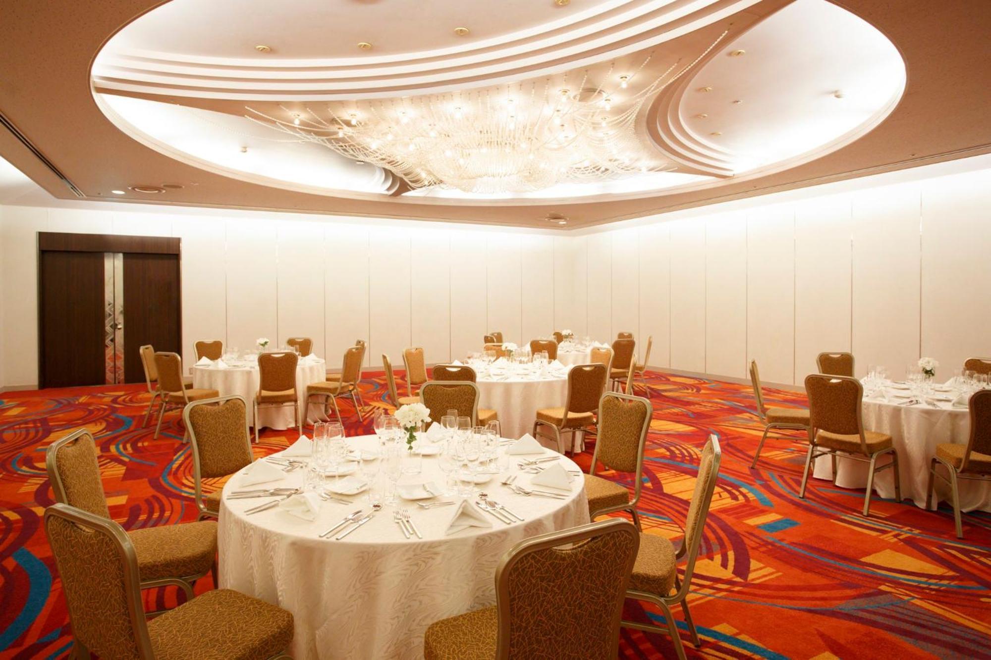Ana Crowne Plaza Kobe By Ihg Hotel Bagian luar foto The ballroom